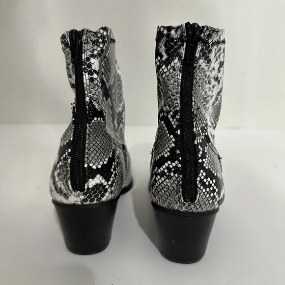 YOKI Snakeskin Western Pointed Toe Ankle Boots Faux Leather Zip Booties Size 10 - Picture 4 of 11